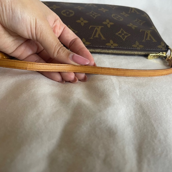Vintage Louis Vuitton monogram pochette - Picture 12 of 15